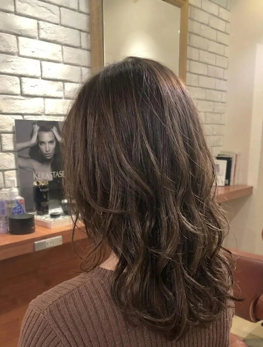 セミロング レイヤーカット カット ヘアカラー トリートメント ヘッドスパ flencia 丸 和博|カットのヘアスタイル