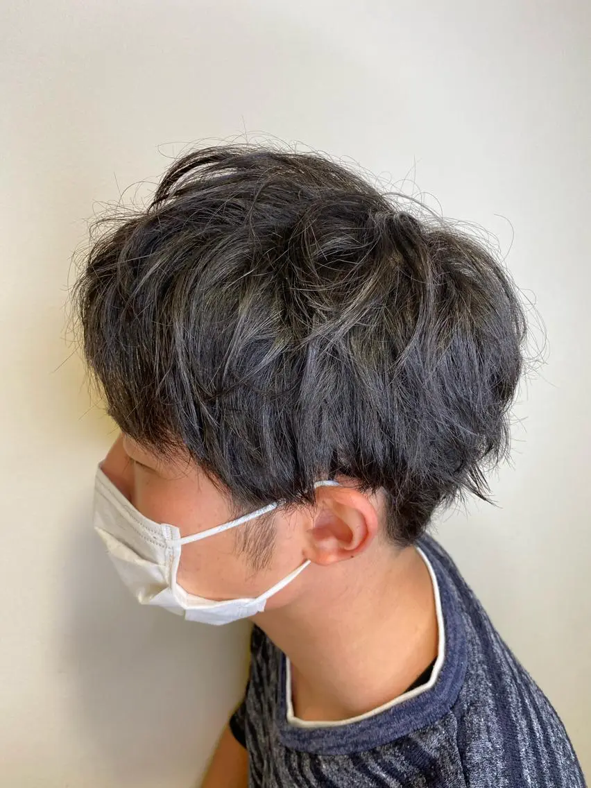 ミディアム くせ毛 柳澤 和也のヘアスタイル