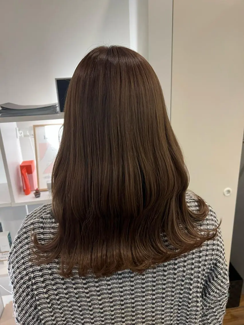 セミロング カラー 竹添 有梨沙のヘアスタイル
