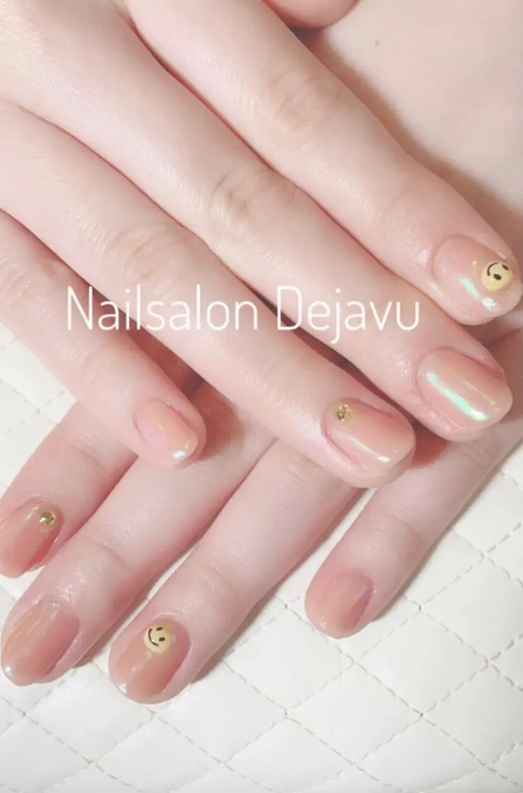 ネイル アートネイル オーロラネイル 持ち込み ワンカラーネイル Nail salon Dejavu 🌿のネイルデザイン