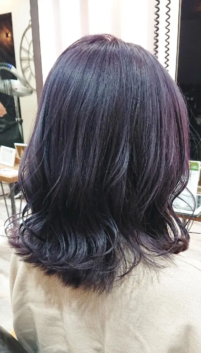 ミディアム カラー ブリーチ バイオレットカラー 艶カラー/インナー /グラデ/大西小百合のヘアスタイル