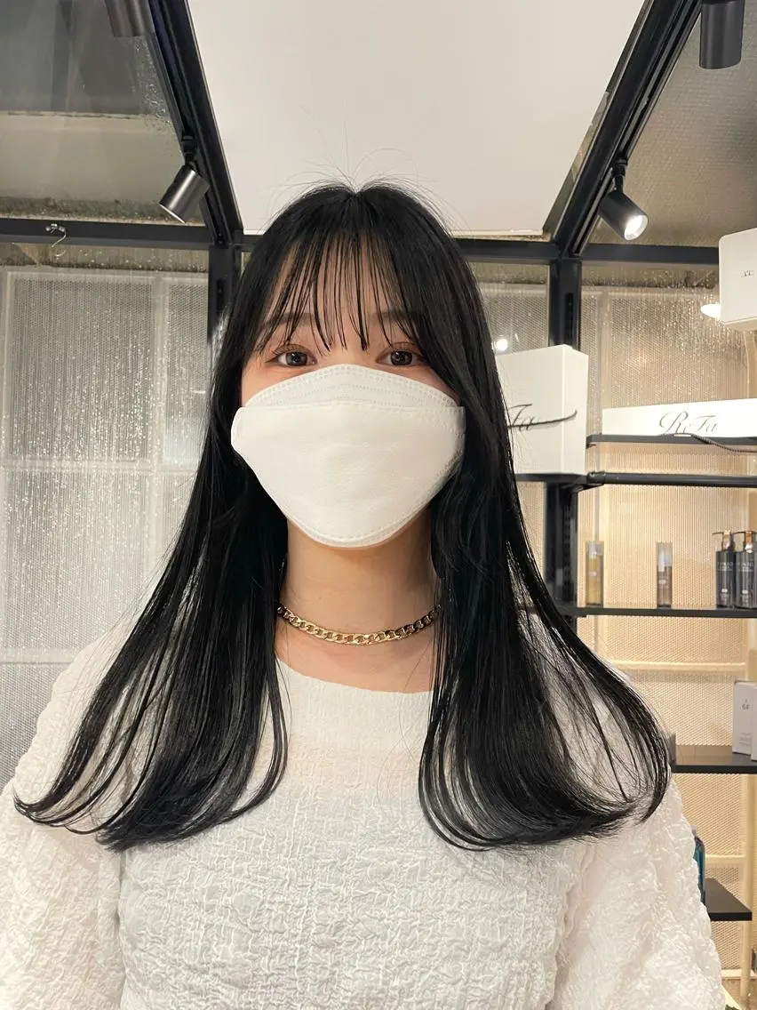 ロング カラー 黒髪 ブリーチ ブルーカラー ブルーブラック ブリーチなしカラー 渋谷🎀透明感カラー レイヤー/mikuのヘアスタイル