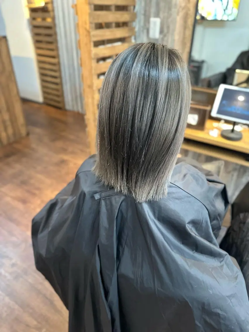 ミディアム カラー カット ヘアカラー トリートメント Luzir⭐︎ GEN⭐︎のヘアスタイル