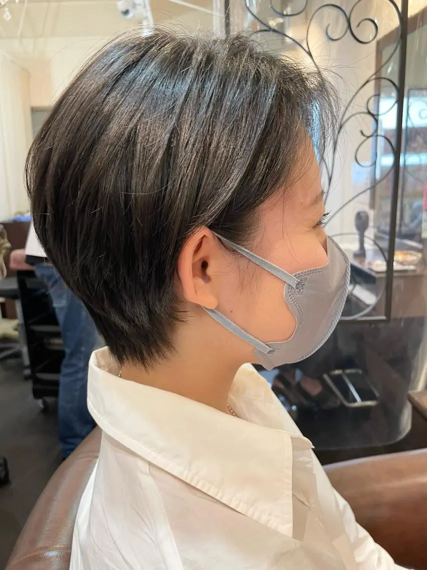 ショート 西宮ハイトーンカラー ひらり💜のヘアスタイル