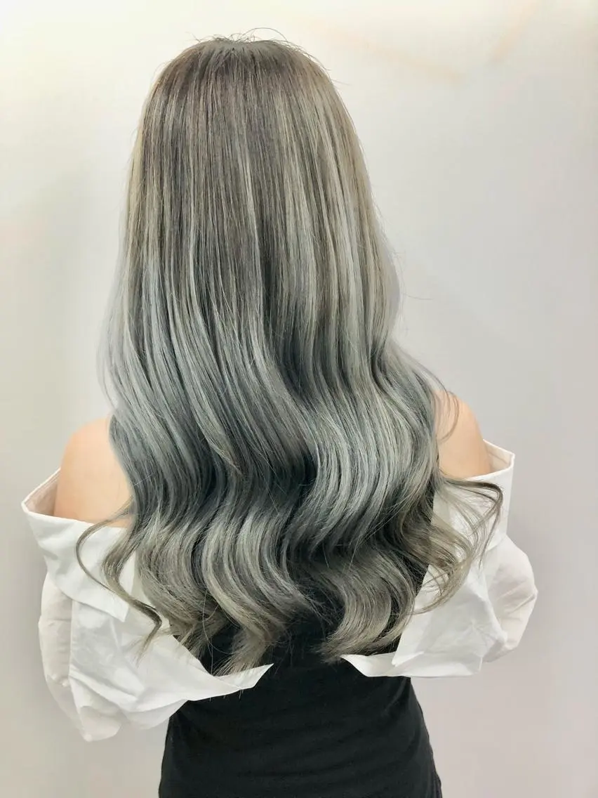 ロング カラー ヘアアレンジ ネイル シールエクステ バレイヤージュ ブリーチ ハイライトカラー ハイトーンカラー ヘアカラー トリートメント ヘアセット レイヤー/エクステ alpha下妻のヘアスタイル