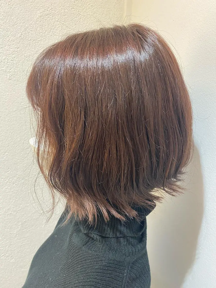 ショート カラー 塩崎 絢世のヘアスタイル