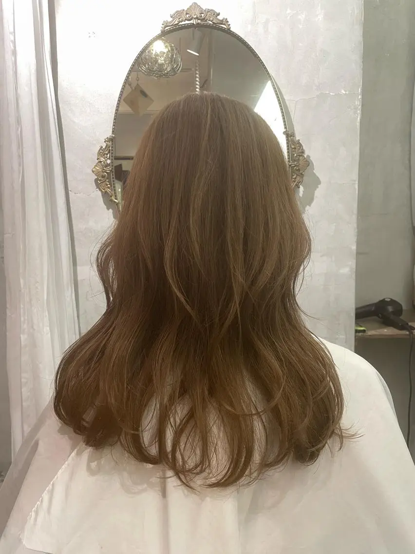 セミロング セミロングパーマ くびれヘア ハイライト トリートメント 酸性ストレート 透け感カラー/ SUのヘアスタイル