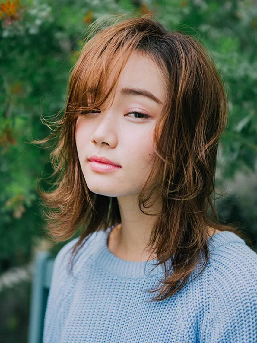 ミディアム カラー レイヤーカット カット ヘアカラー トリートメント 福島 浩司のヘアスタイル