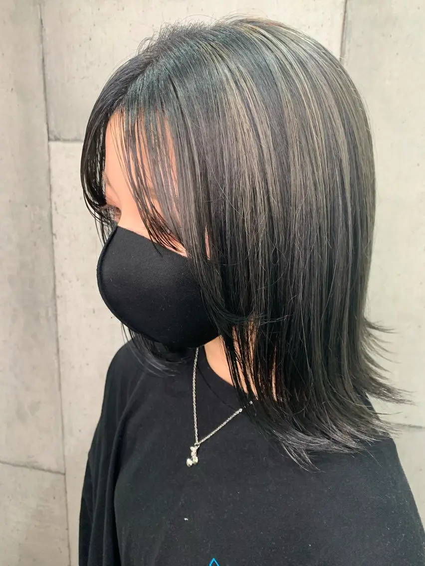 ミディアム ハイライト ヘアカラー トリートメント 大内 志穂のヘアスタイル