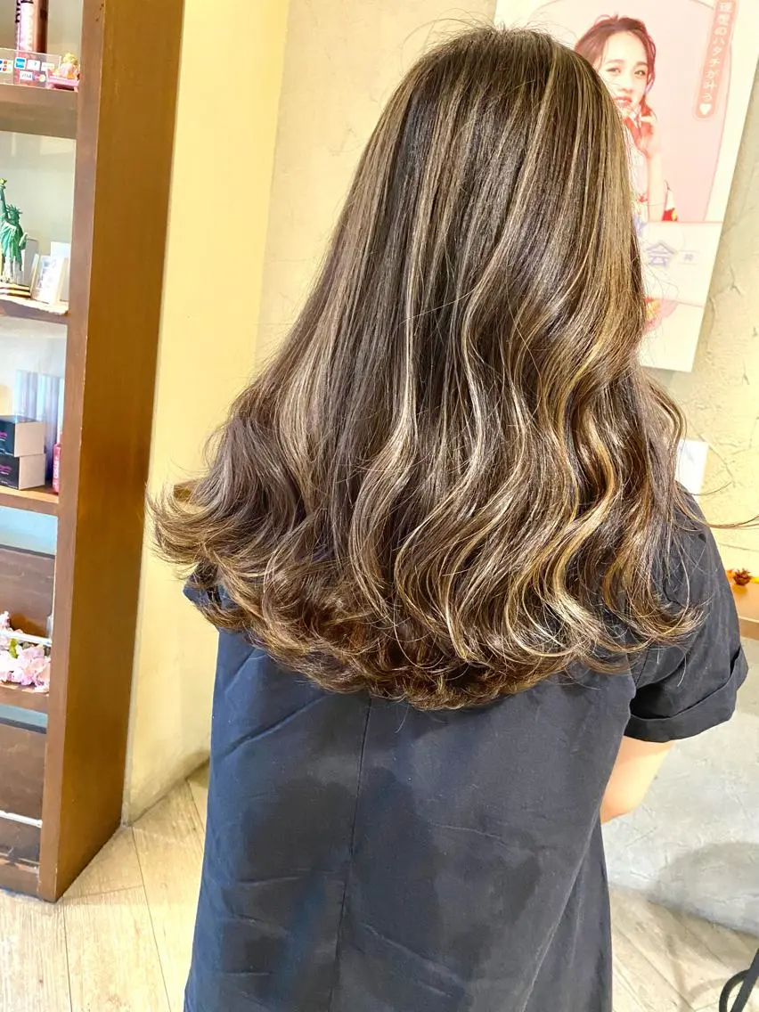 セミロング カット ヘアカラー 日野 和也のヘアスタイル