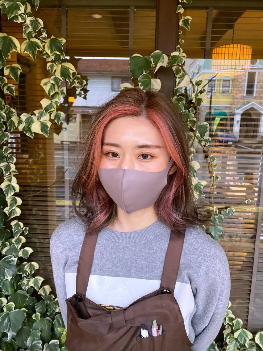 ミディアム カラー ミストバング  フェイスフレーミング ピンクカラー 太田 康治のヘアスタイル