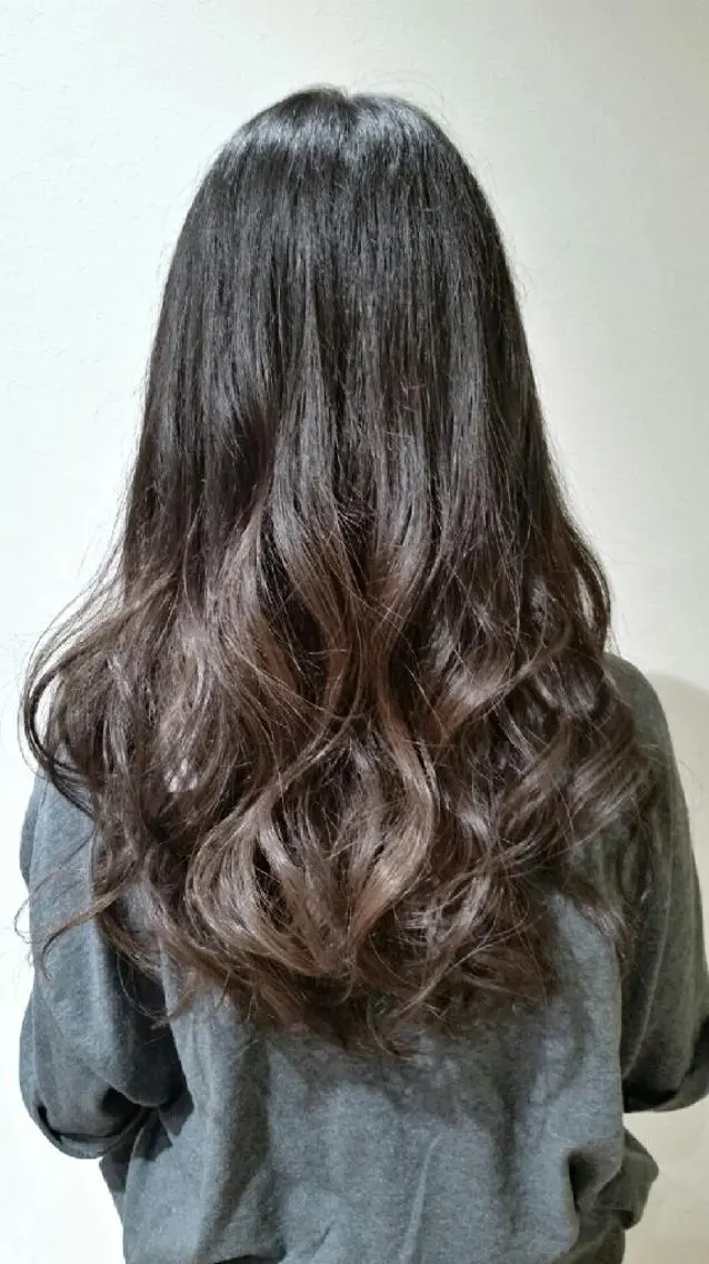 ミディアム ロング セミロング カラー ヘアアレンジ アッシュ アッシュグレー グラデーションカラー 【髪質改善美容師】t occa茨木篠原健太のヘアスタイル