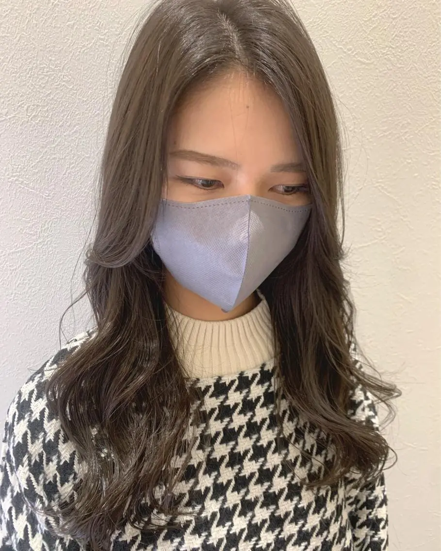 ロング カラー アッシュ アッシュグレー ブリーチ 透明感カラー ブリーチなしカラー hubhair レイヤー/透明感のヘアスタイル