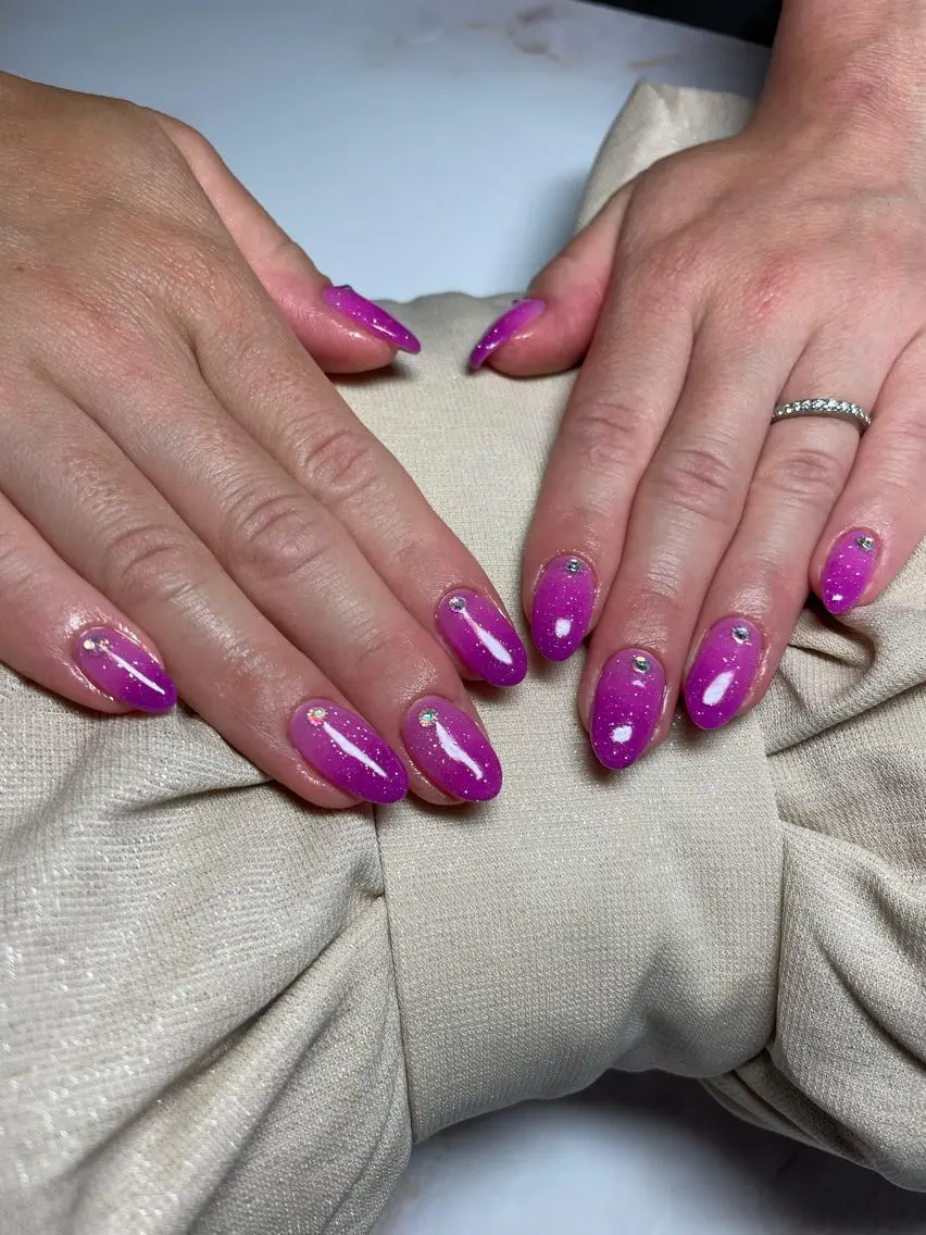 ネイル グラデーション ラメ(グリッター) ピンク パープル ストーンネイル ハンドネイル nail ayacaのネイルデザイン