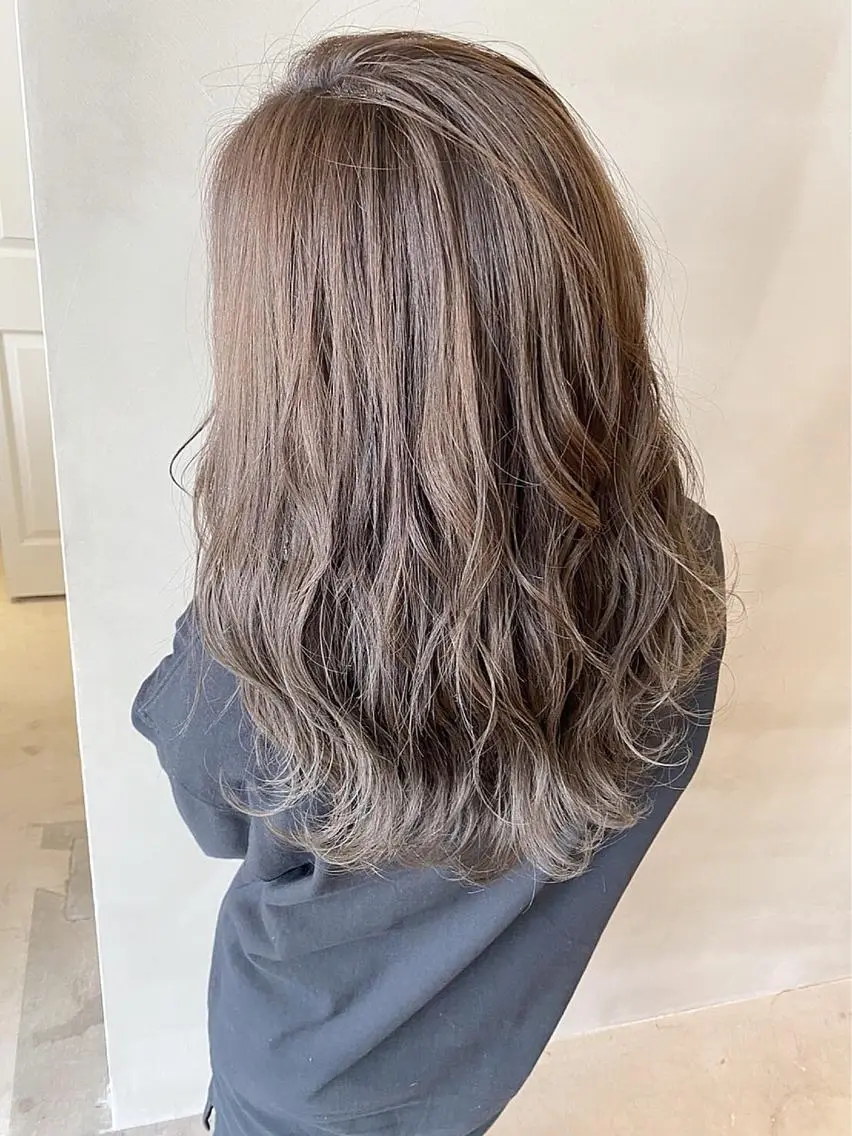 セミロング カラー ヘアアレンジ メンズ キッズ ネイル マツエク・マツパ 子どものヘアアレンジ メンズバレイヤージュ メンズハイライト メンズパーマ セミロングパーマ 夜23時まで予約🉑 reverieあきらのヘアスタイル