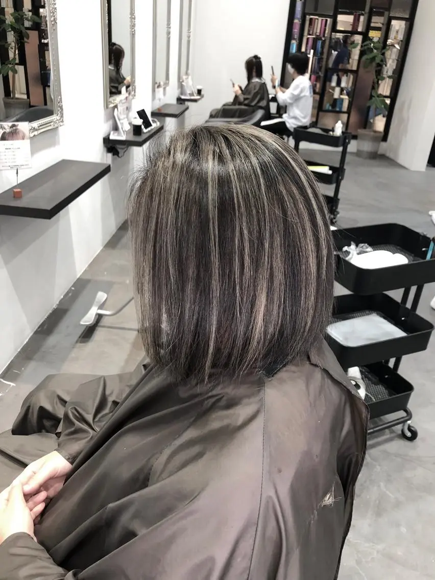 ショート ヘアカラー LOOP hairのヘアスタイル