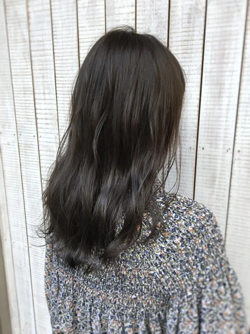 セミロング カラー ブリーチ 透明感カラー グレージュ ブリーチなしカラー ケアブリーチ 坪井佑樹のヘアスタイル