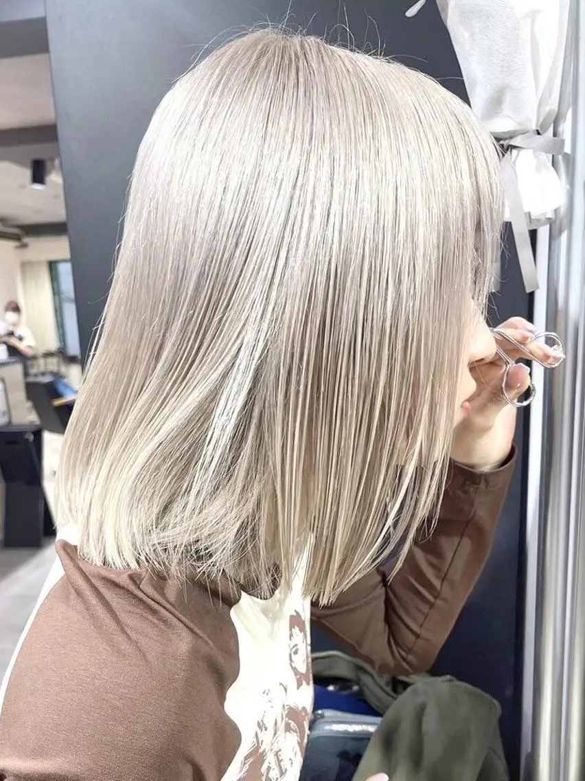ミディアム カラー シルバー 🎀ダブルカラー🎀 ♡Kanon♡のヘアスタイル