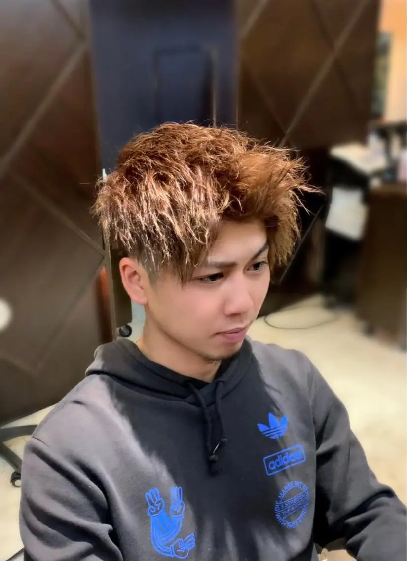 カラー パーマ メンズ アップバング カット ヘアカラー パーマ トリートメント メンズ専門 井藤 雅也のヘアスタイル