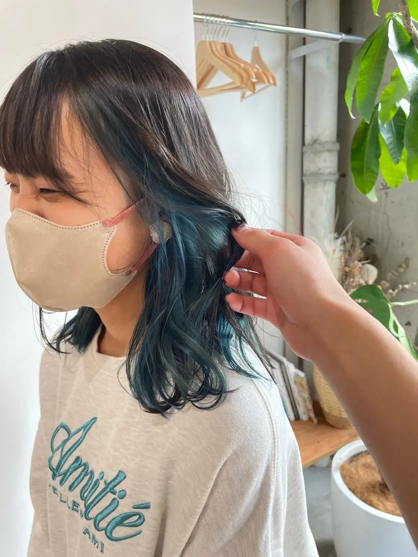 ミディアム カラー ブリーチ デザインカラー インナーカラー ヘアカラー トリートメント MAUVE MIYUのヘアスタイル