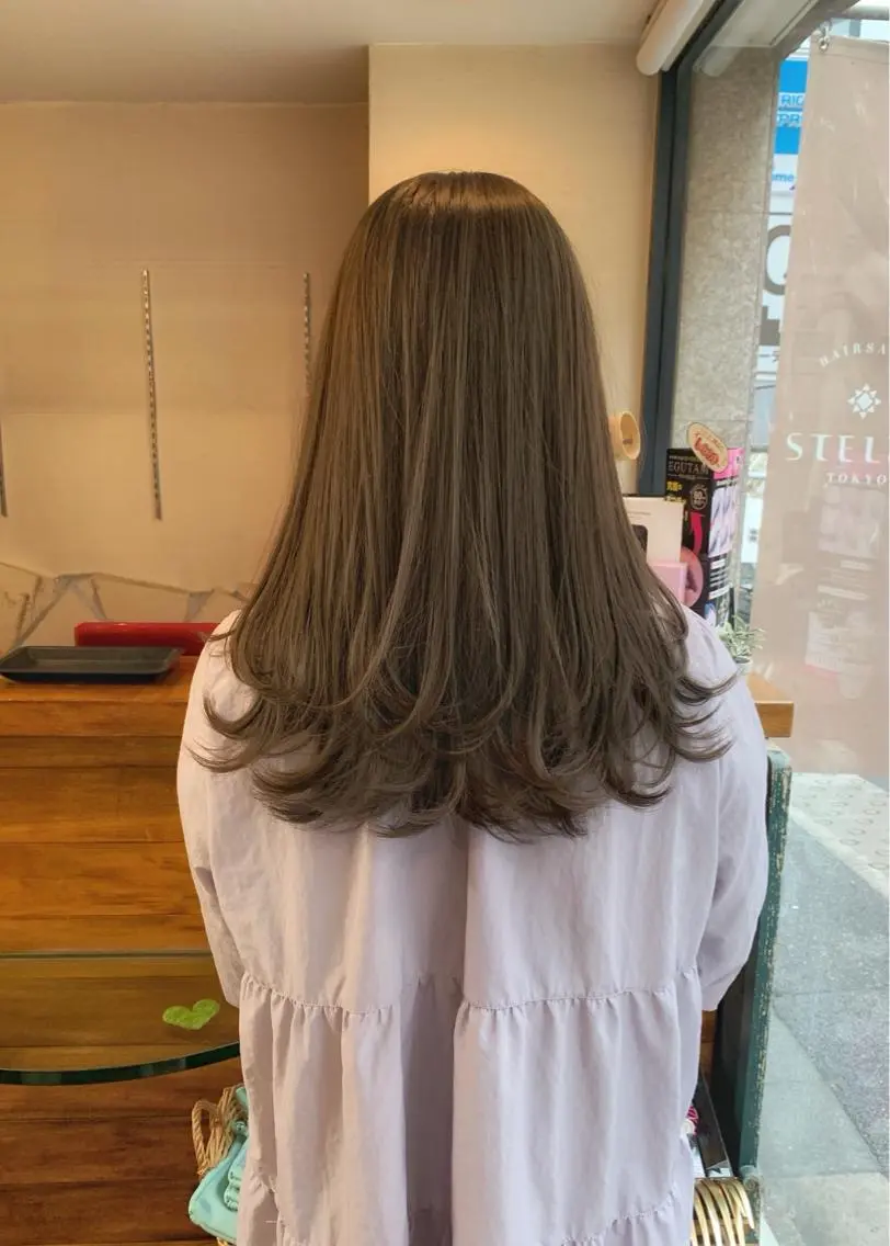 セミロング カラー ベージュカラー オリーブベージュ レイヤーカット 矢野 晃平のヘアスタイル