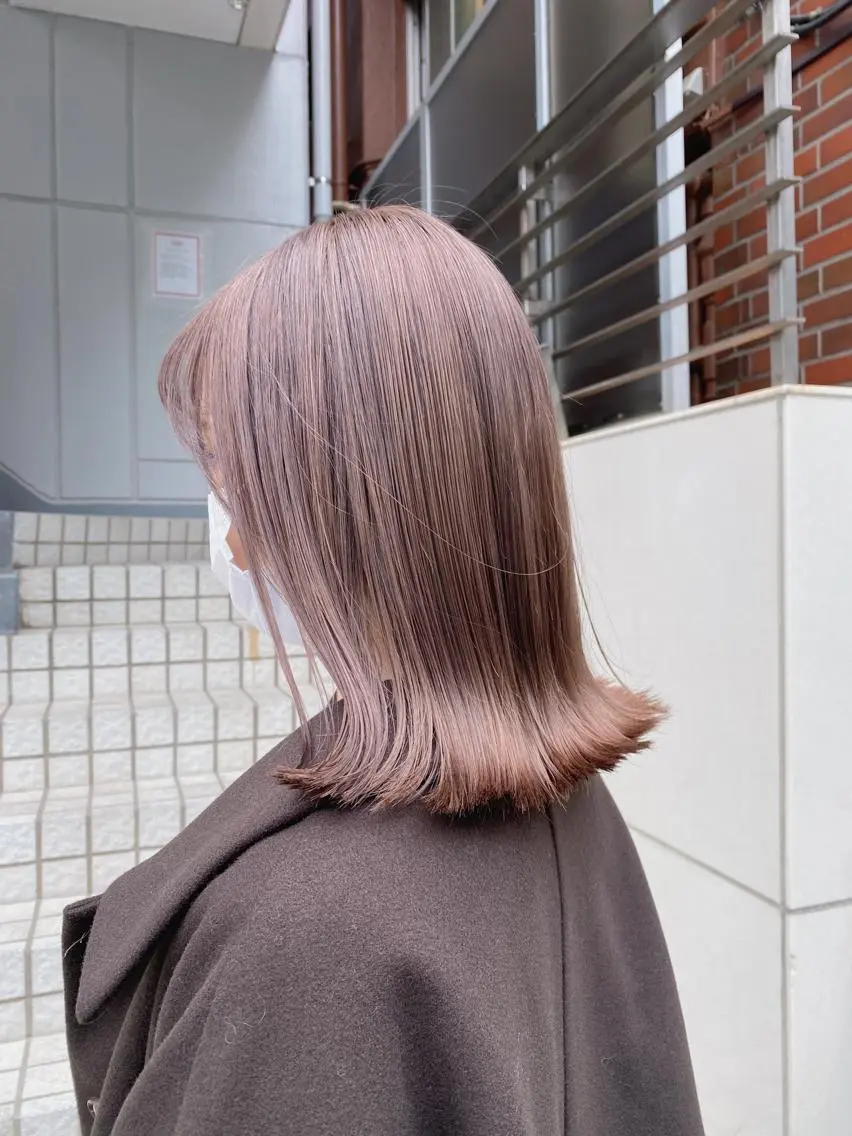 ミディアム カラー ベージュカラー ブリーチ Flamme Annaのヘアスタイル