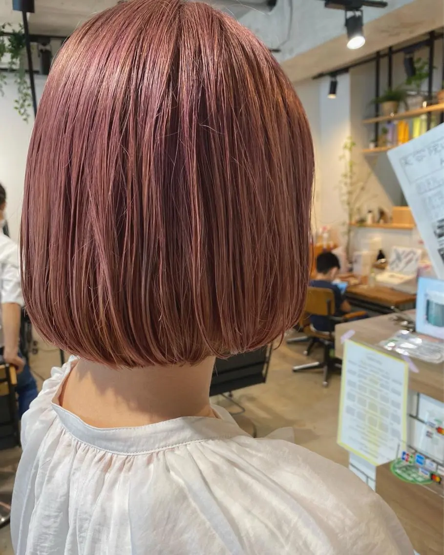 ショート ボブ レイヤー/大人ボブ| ワタナベ リョウカのヘアスタイル