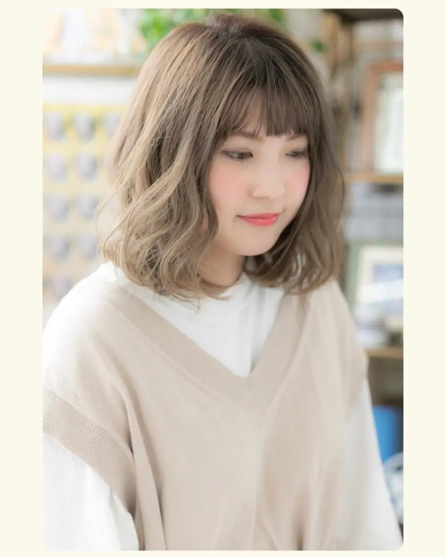 ミディアム 中舘 安津子のヘアスタイル