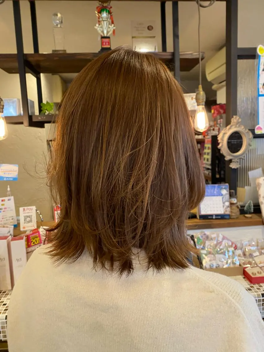 ミディアム ミディアムレイヤー レイヤーカット 井上 歩美のヘアスタイル