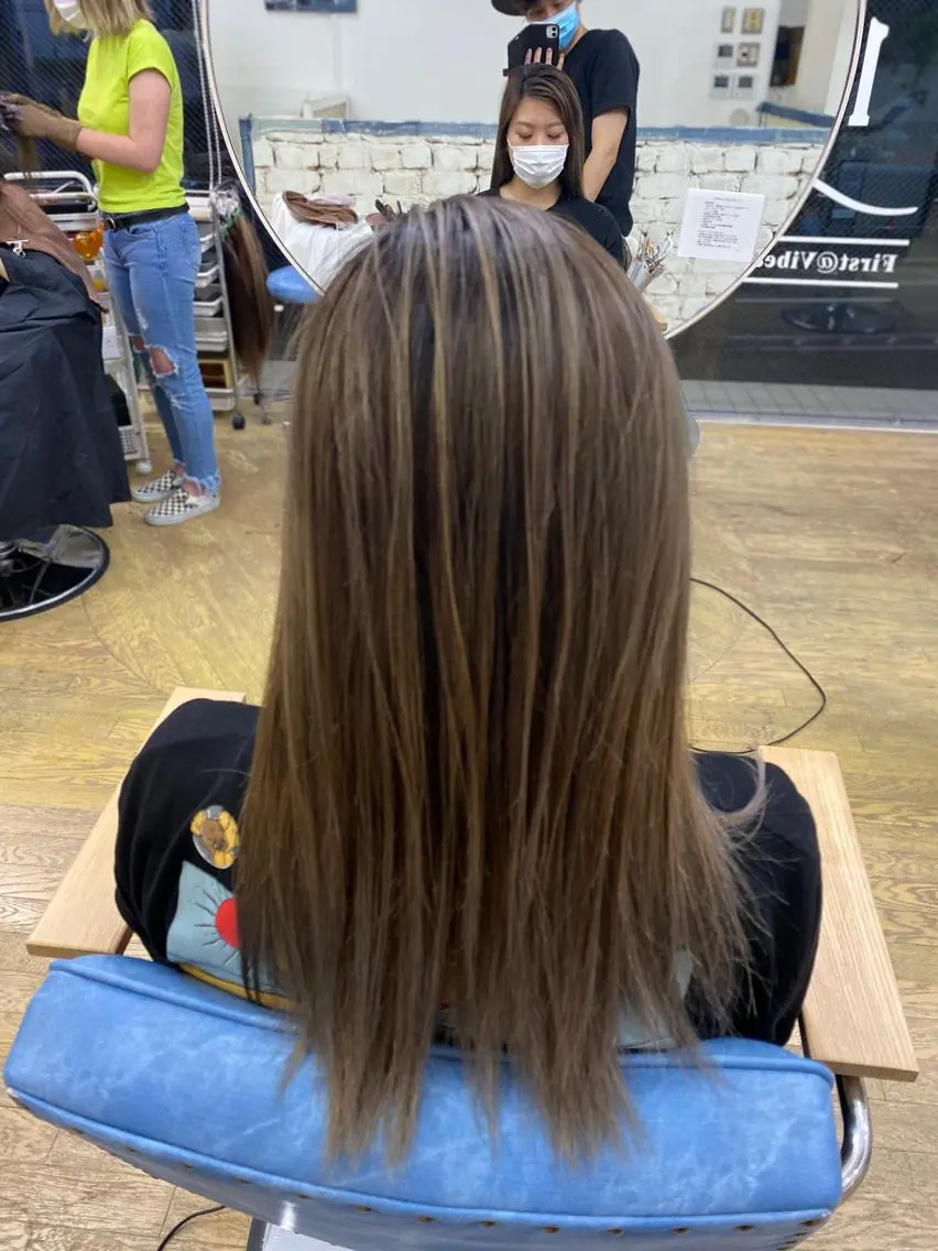 ロング カラー ヘアアレンジ バレイヤージュ グレージュ レイヤーカット 松井 敬太郎のヘアスタイル