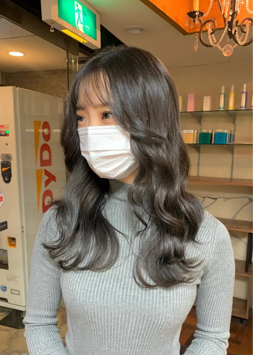 セミロング カラー グレージュ オリーブグレージュ オリーブグレー レイヤーカット 矢野 晃平のヘアスタイル