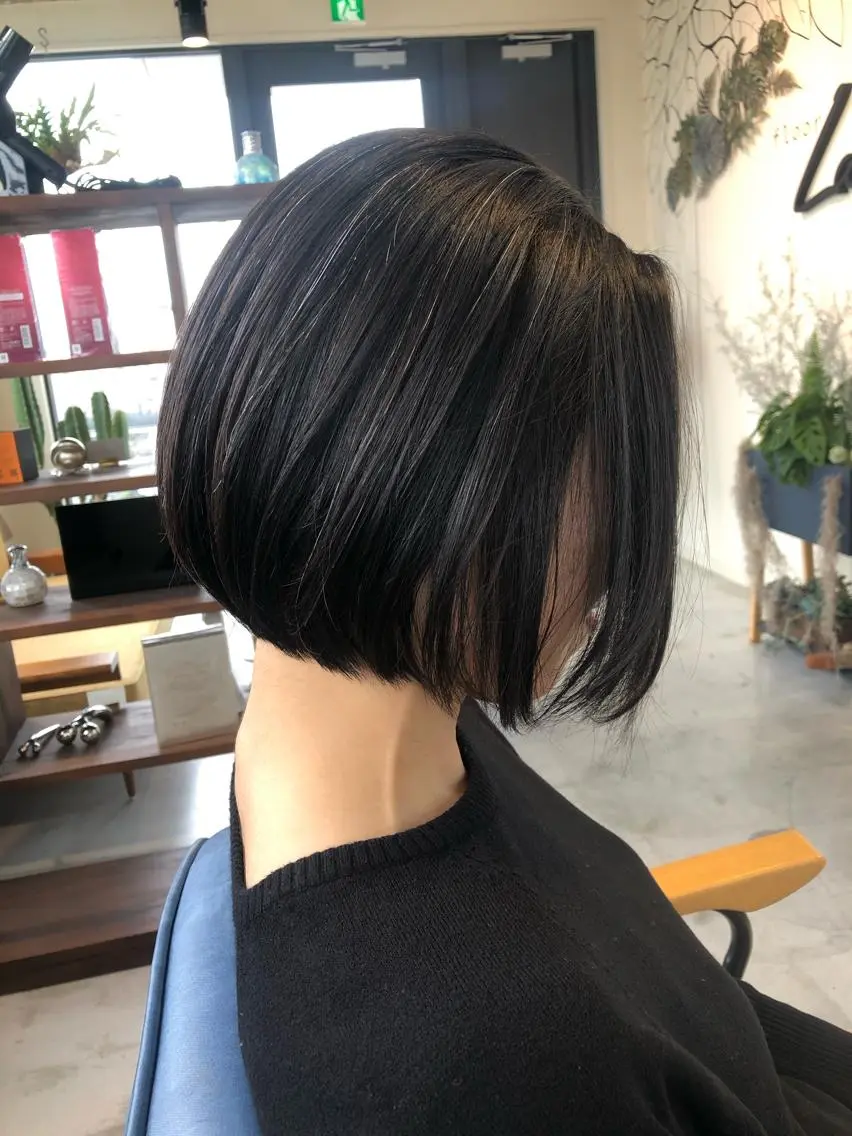 ショート ボブ カット ハイライトバレイヤー ジュ＆縮毛矯正✨櫻野のヘアスタイル