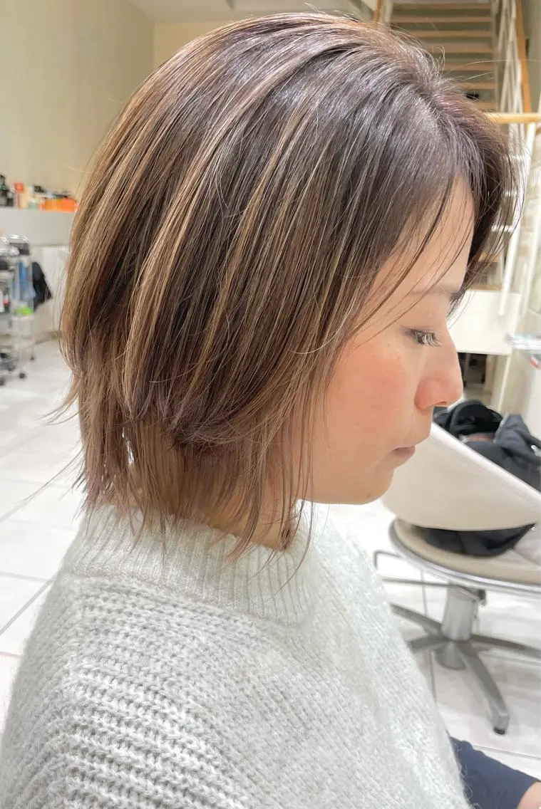 ミディアム カラー バレイヤージュ ハイライトカラー ハイライト レイヤーカット 安藤 明日翔のヘアスタイル