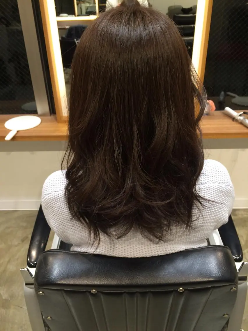 カラー moanin モーニンのヘアスタイル