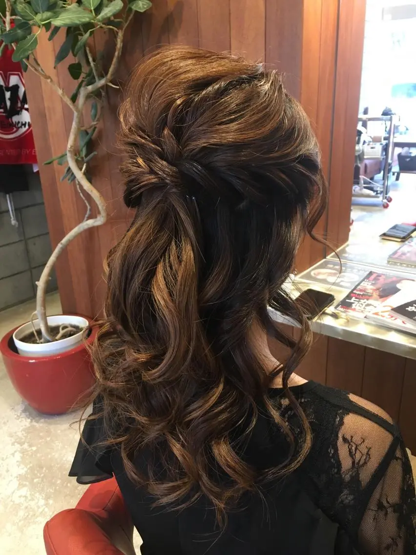 ミディアム ヘアセット 近 沙織のヘアスタイル