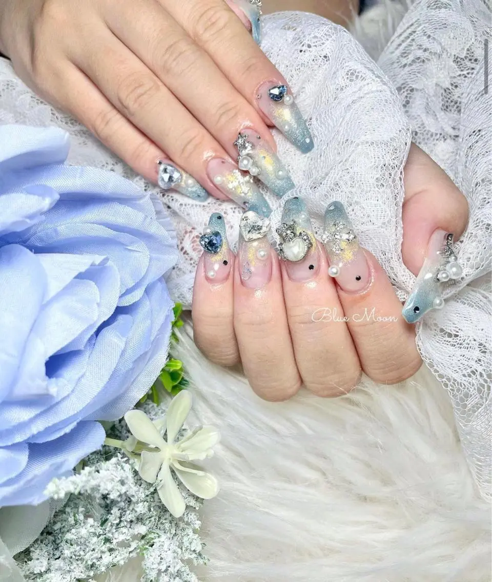ネイル ハンドネイル フットネイル ハンドケア nail salon Blue Moonのネイルデザイン