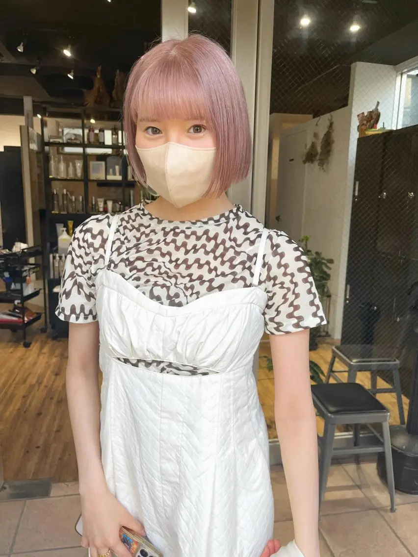 ショート カラー ベージュカラー ピンクカラー ピンクベージュ ボブ ヘアカラー トリートメント ミルクティーベージュ ブリーチ 店長 清水のヘアスタイル