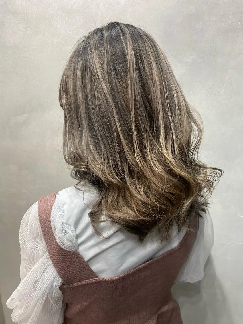 ミディアム カラー ヘアアレンジ ショートボブ シールエクステ ミディアムパーマ バレイヤージュ 透明感カラー FAAM Tsuneのヘアスタイル