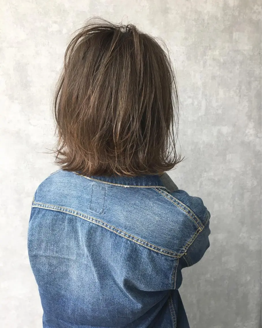ミディアム カラー 切りっぱなしボブ ボブ レイヤーカット 外ハネヘア レイヤーカット BLend 渋谷のヘアスタイル