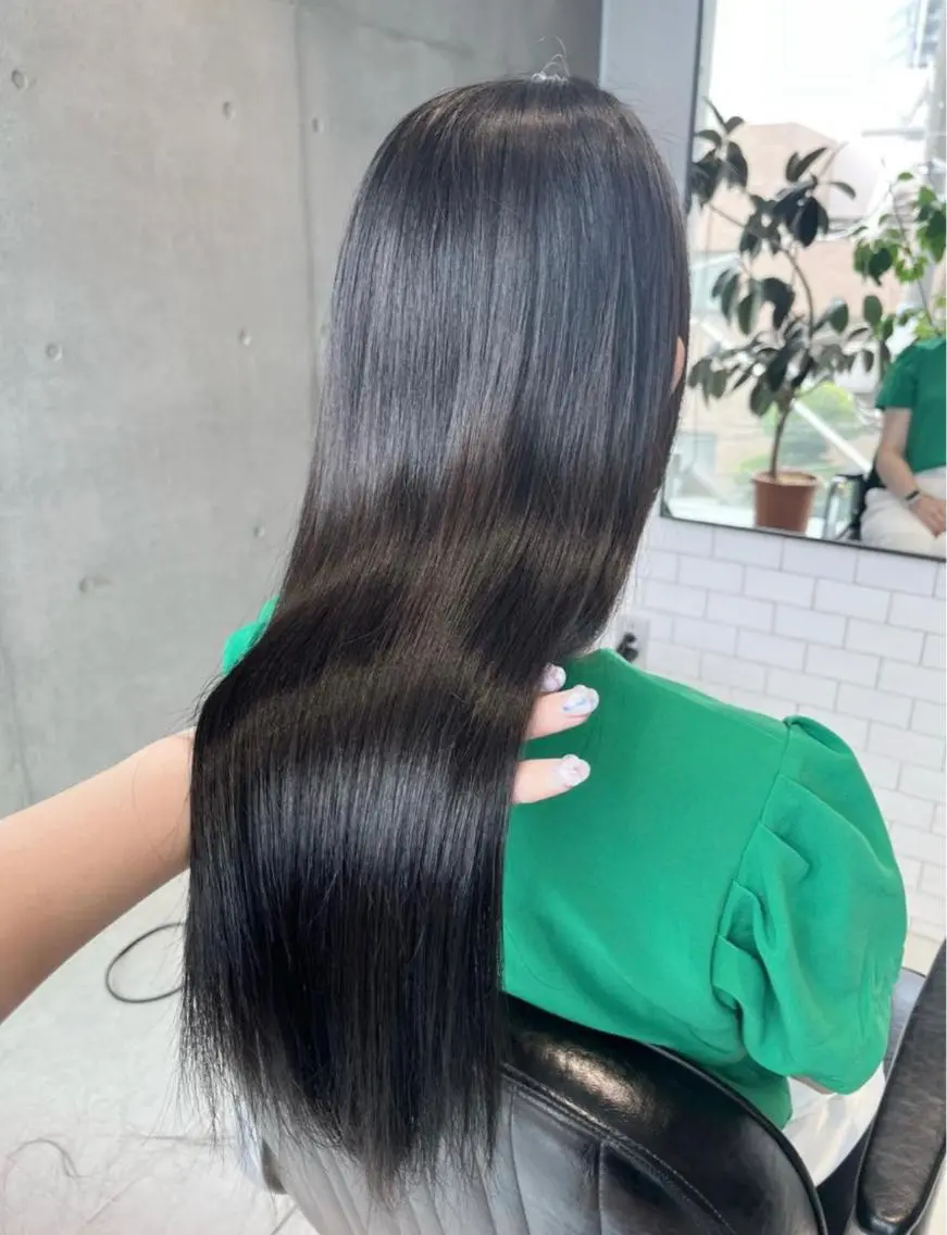 ロング カラー パーマ ヘアアレンジ ヘアカラー トリートメント 透明感/オリーブ/ グレージュ/YUKAのヘアスタイル