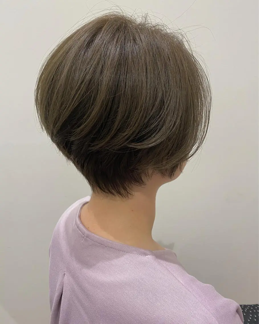 ショート カラー 石田 優菜のヘアスタイル
