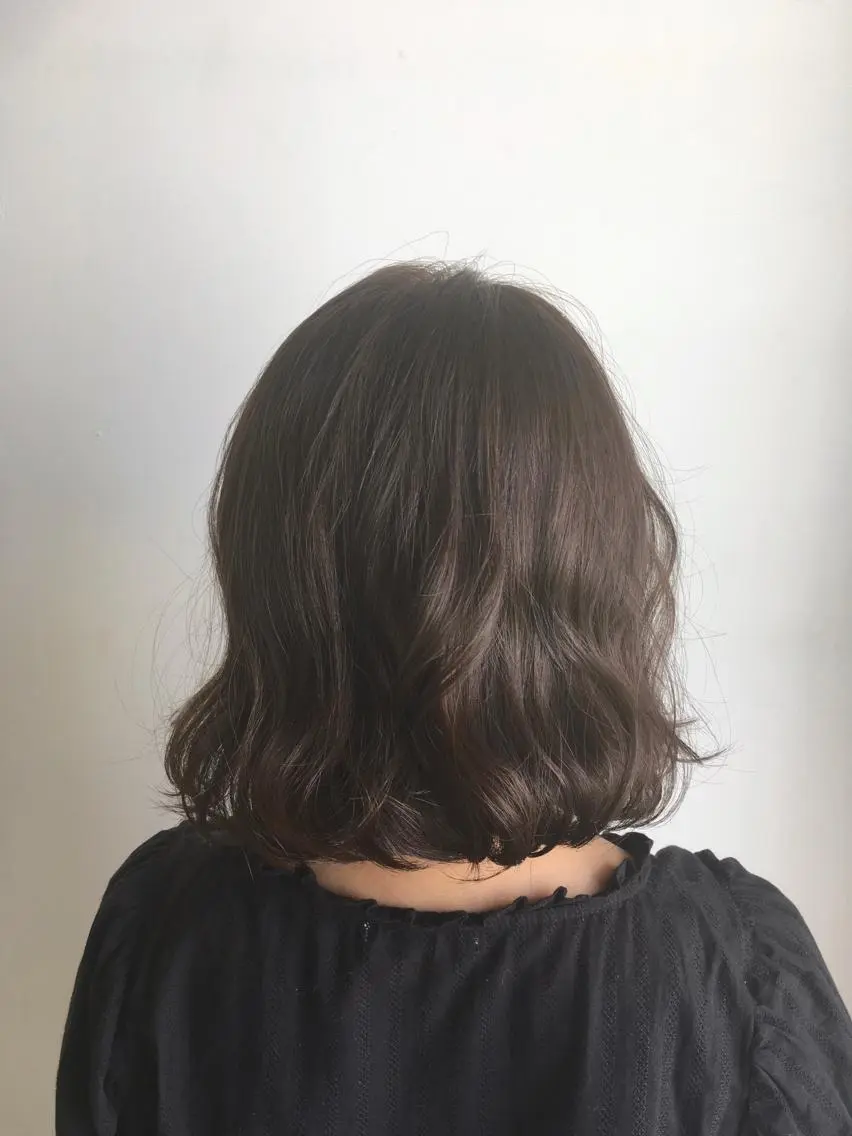 ミディアム カラー ブリーチ グレージュ ブリーチなしカラー yoshi ☆のヘアスタイル