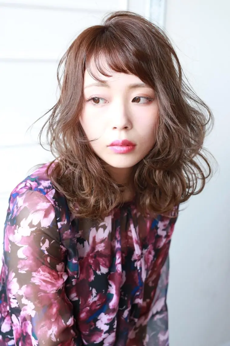 ミディアム ハイトーンブリーチ 土坂 由志【京都】のヘアスタイル
