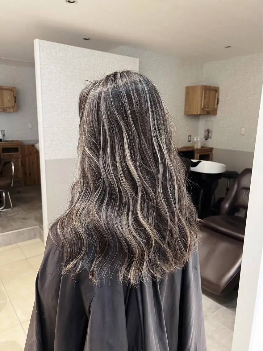 セミロング カラー ダークグレー ダークグレージュ グレージュ ハイライトカラー ハイライト 指名数No.1 /NAOYAのヘアスタイル