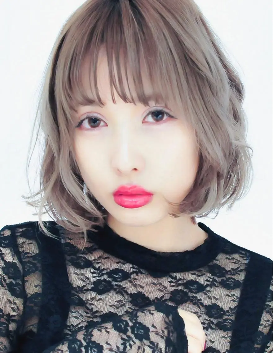ショート カラー ヘアアレンジ 切りっぱなしボブ アッシュ アッシュグレー アッシュグレージュ 透明感カラー モテ髪透明感❤️ デイズヘアカラーのヘアスタイル