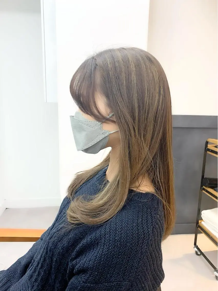セミロング カラー パーマ ヘアアレンジ メンズ キッズ ネイル マツエク・マツパ アイブロウ カット 縮毛矯正 似合せレイヤー／ 柔らか透明感カラーのヘアスタイル