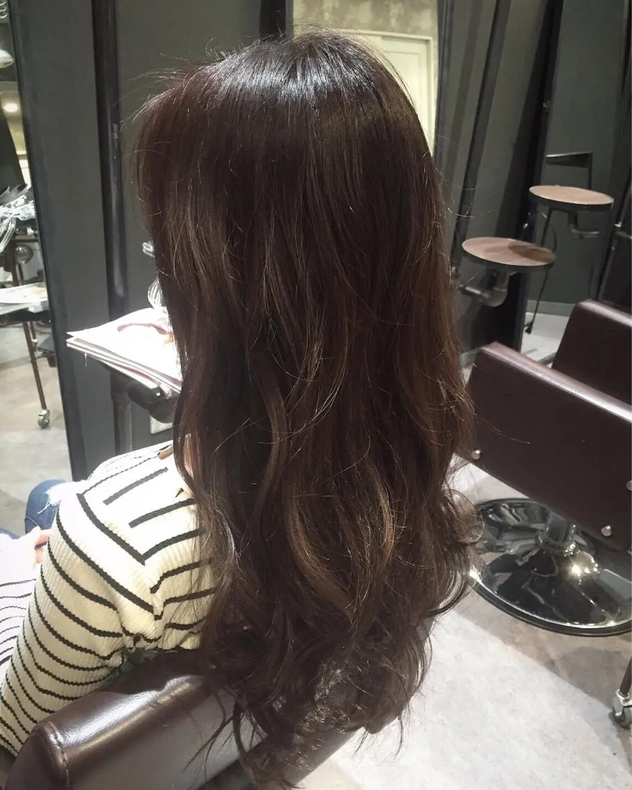 セミロング カラー イルミナカラー ハイトーンブリーチ 土坂 由志【京都】のヘアスタイル