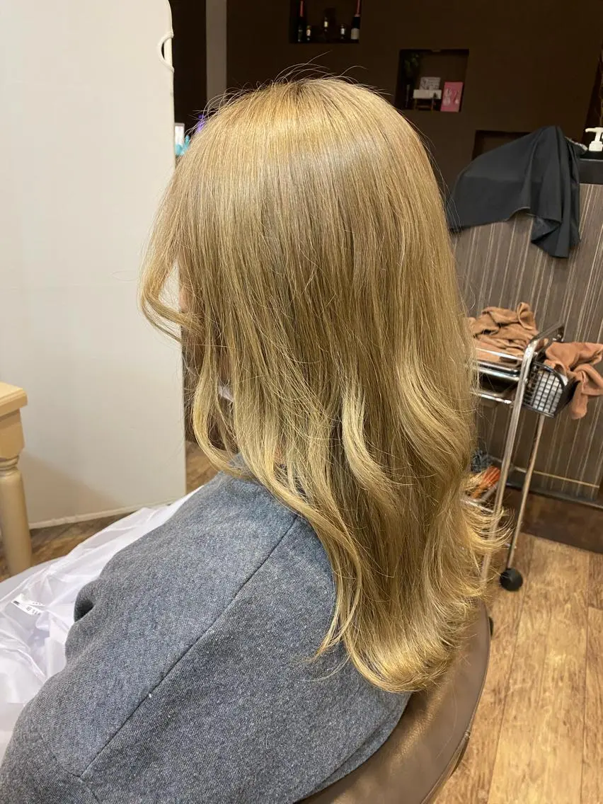 ロング ロング 長嶋 花梨のヘアスタイル