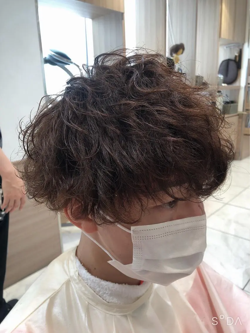 ショート カラー パーマ メンズ ハイトーン特化 川井優汰のヘアスタイル