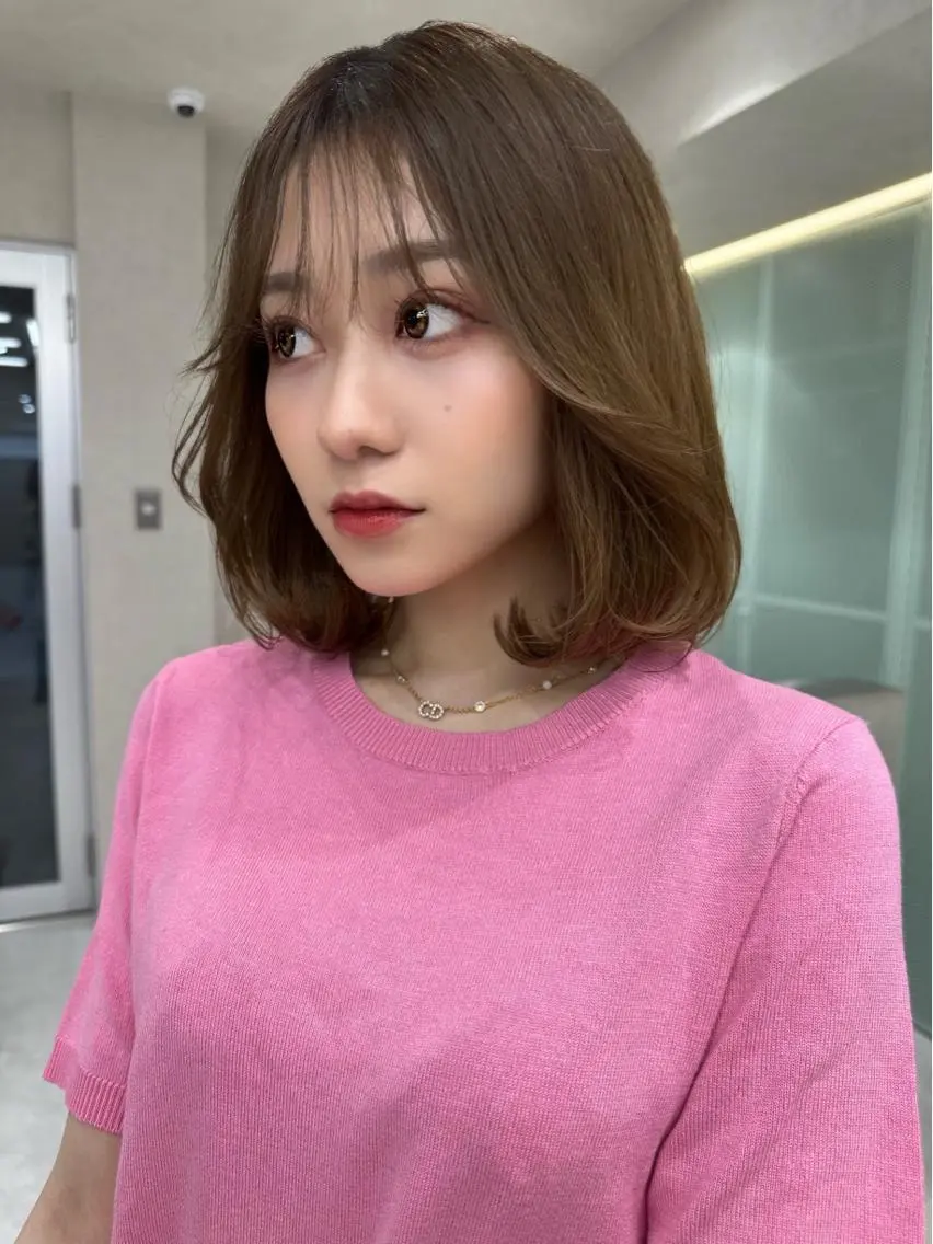 ショート カット ヘアカラー かえ🩶韓国ボブ🎀 透明感カラー🥣のヘアスタイル